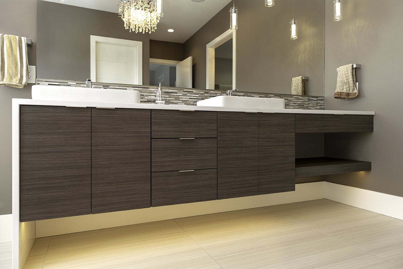 Wilsonart — Bathroom White Countertop in Wilmington, DE Wilsonart — Bathroom White Countertop in Wilmington, DE