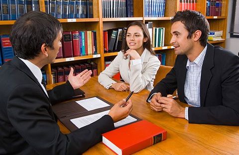Couple with lawyer - Lawyers in Rainier, OR Couple with lawyer - Lawyers in Rainier, OR