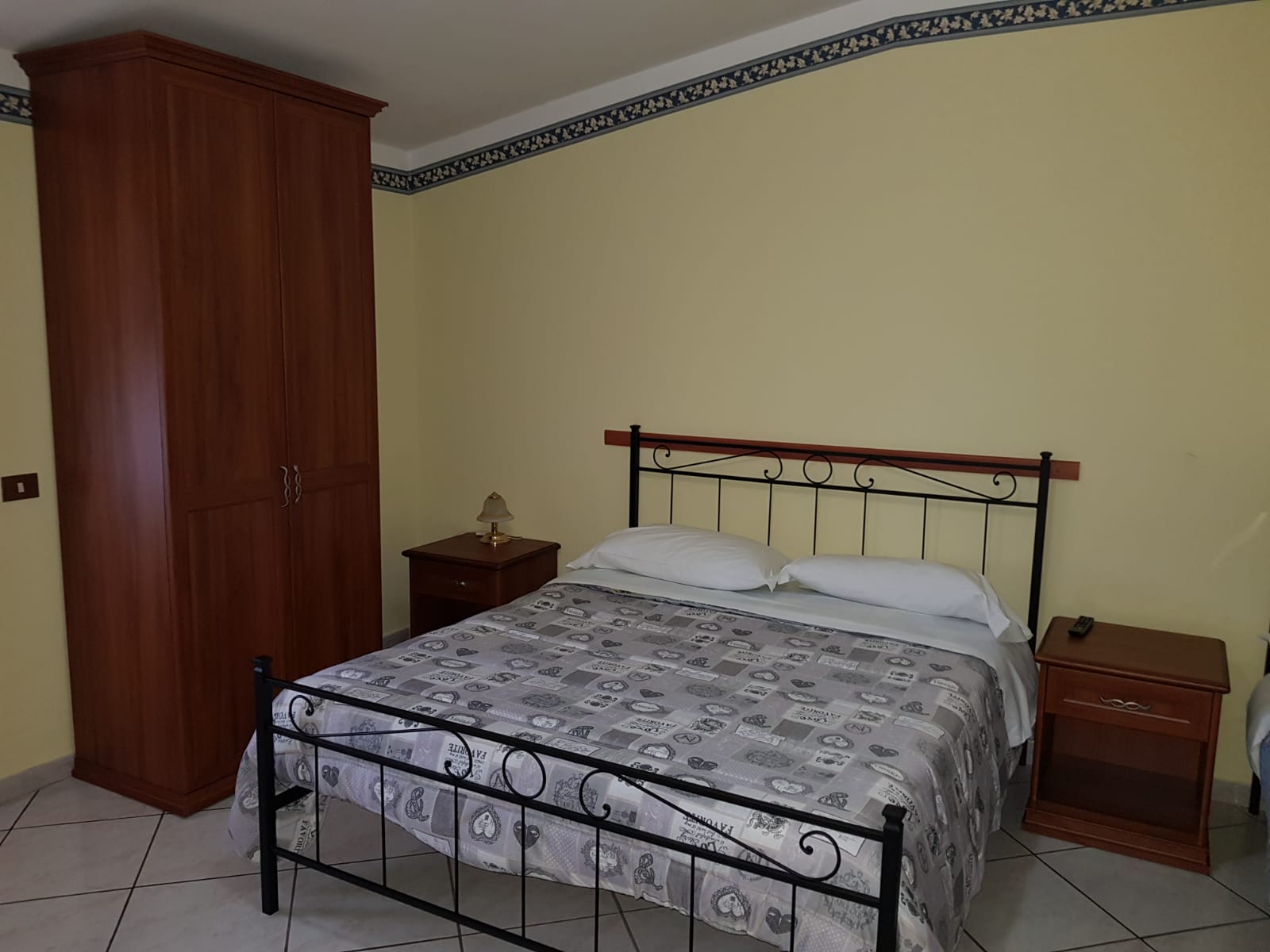 farmhouse bedroom