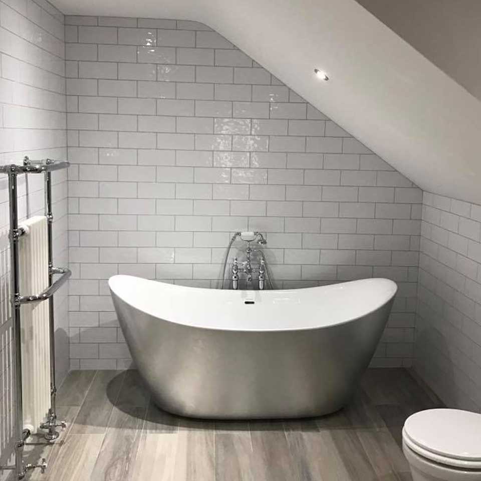 metallic bathtub