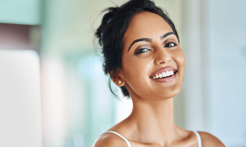 a lady with a smiling face