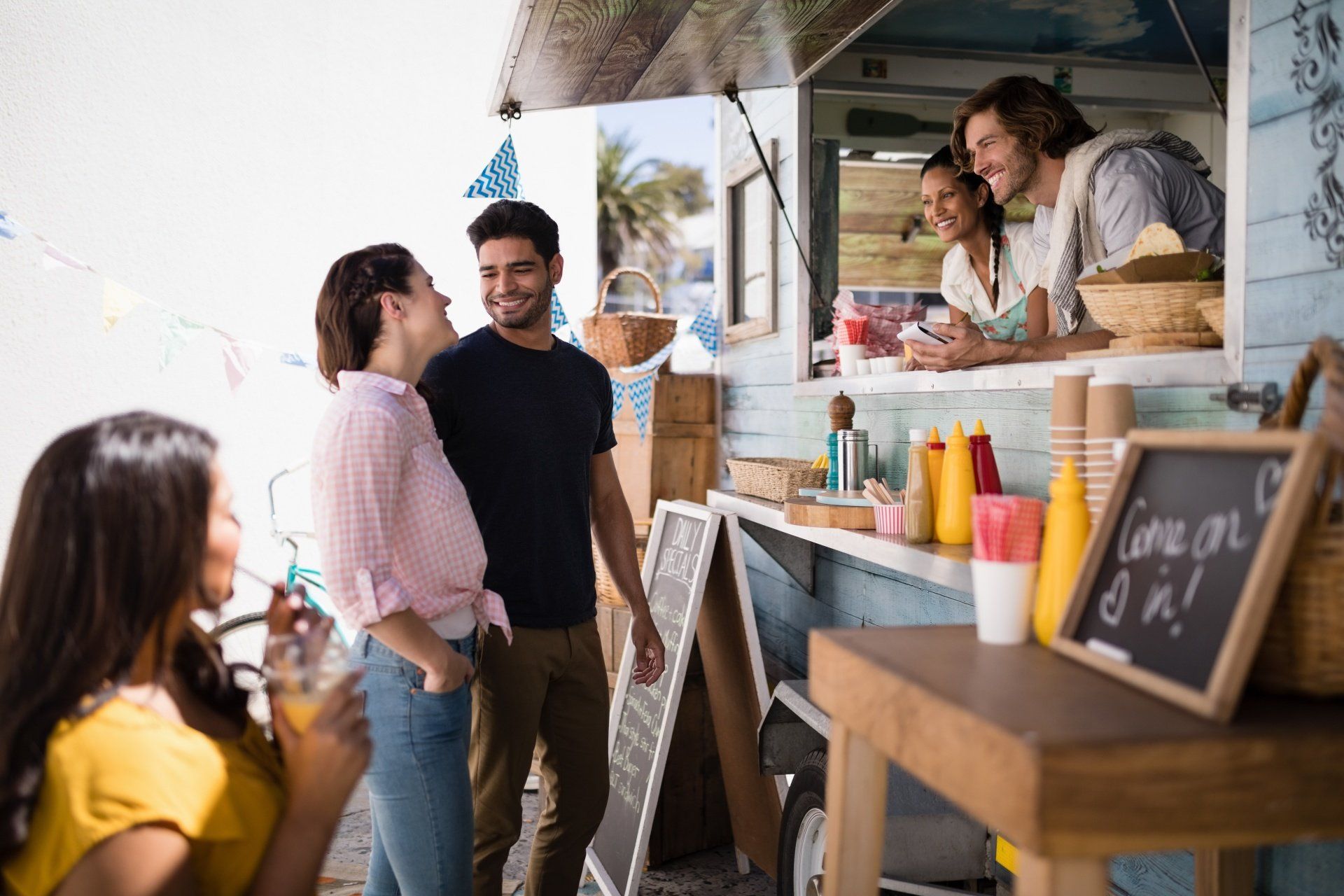 Catering can customers