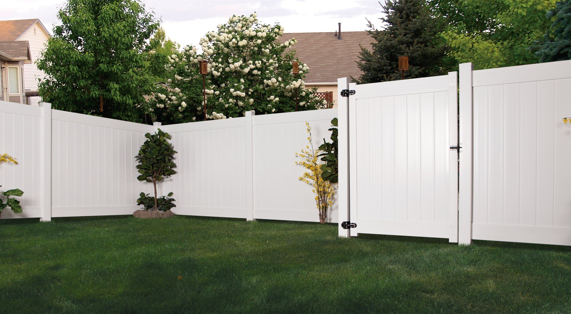 vinyl fencing