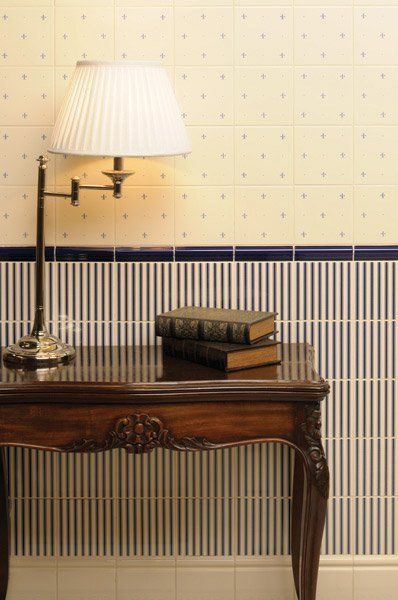 Fleur De Lis Royal Blu