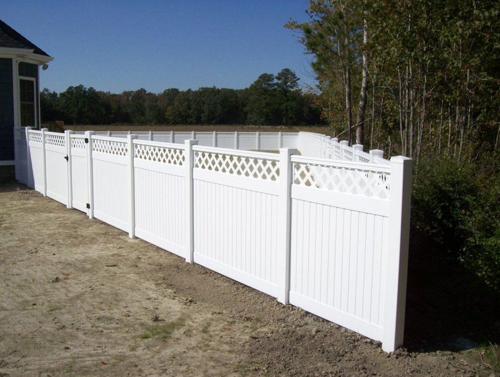 Vinyl Privacy Fence With Lattice Accent — Elizabeth, NC — Albemarle Fence & Rail, Co.