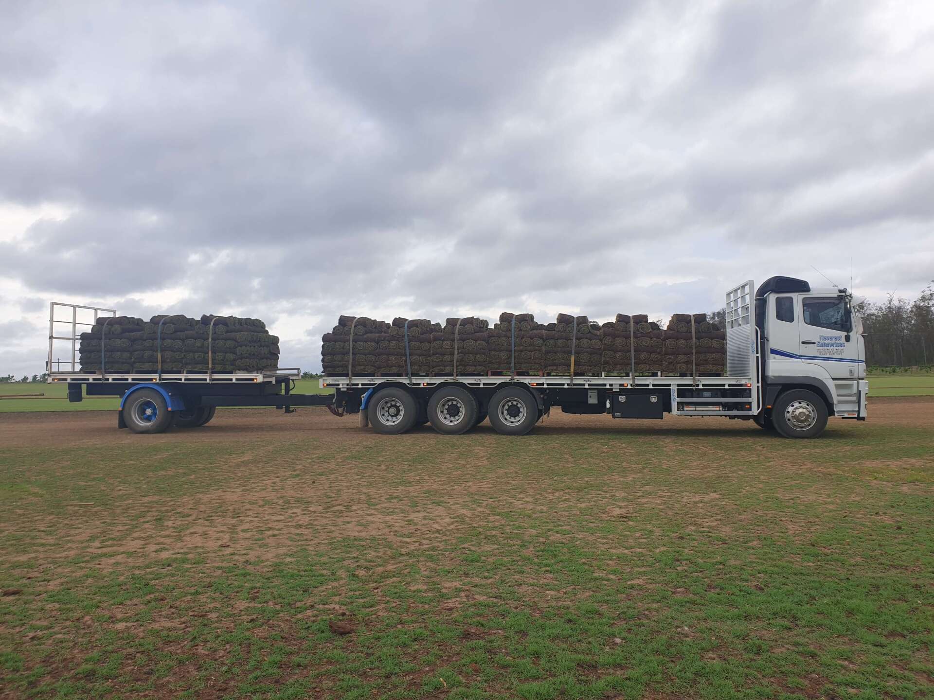 Truck with Trailer β Deliveries in Gin Gin, QLD