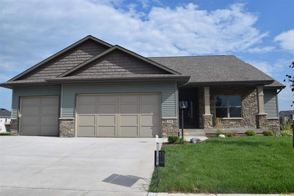 House with Garage