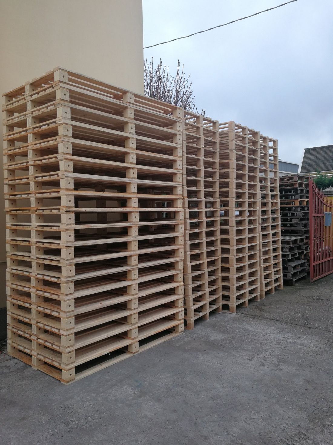 magazzino di pallet in legno
