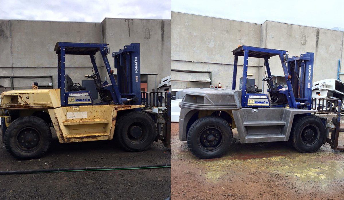 Komatsu Forklift — Indiana, PA — Keystone Dustless Mobile Media Blasting LLC