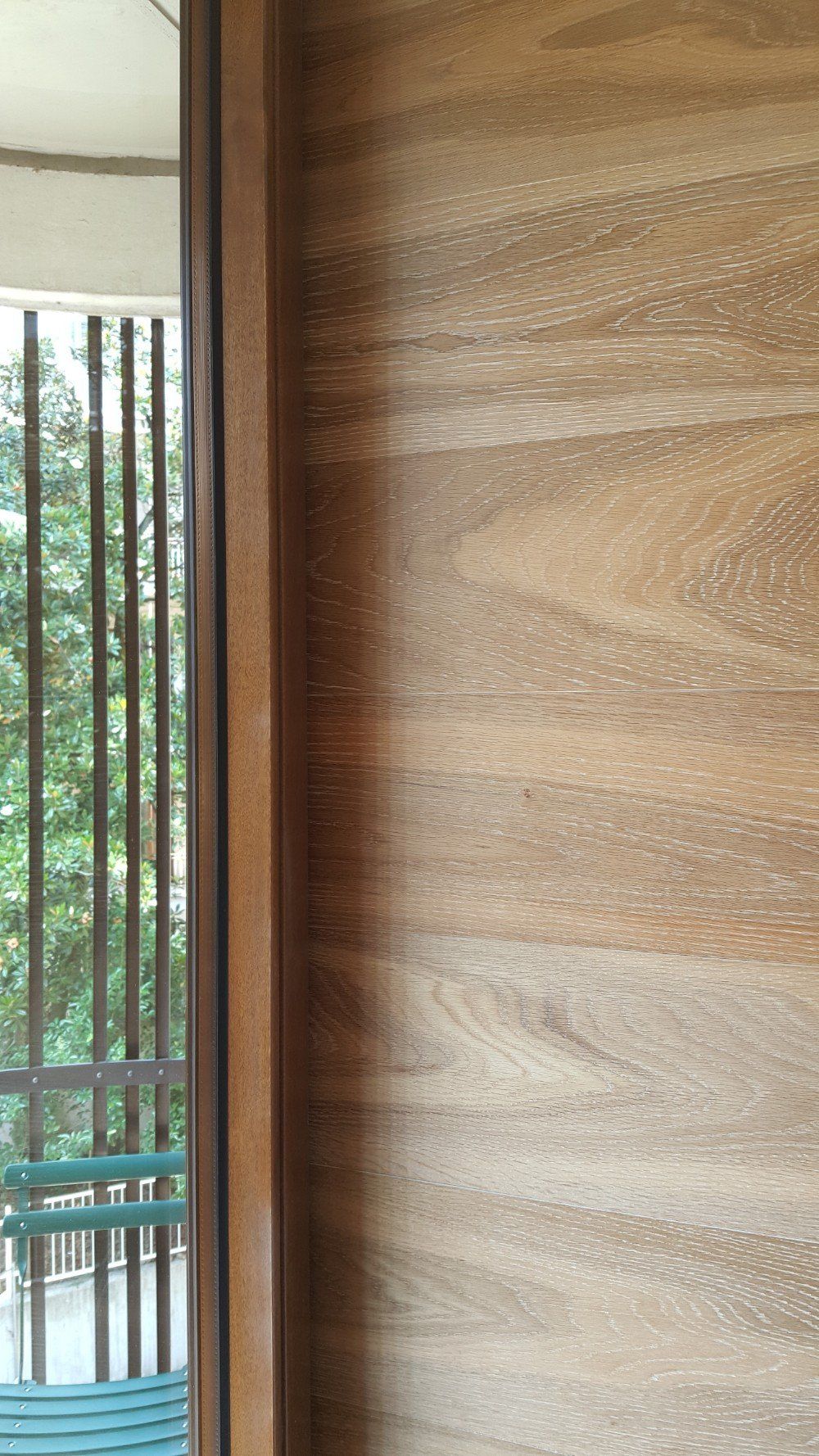 parete con rivestimento in legno