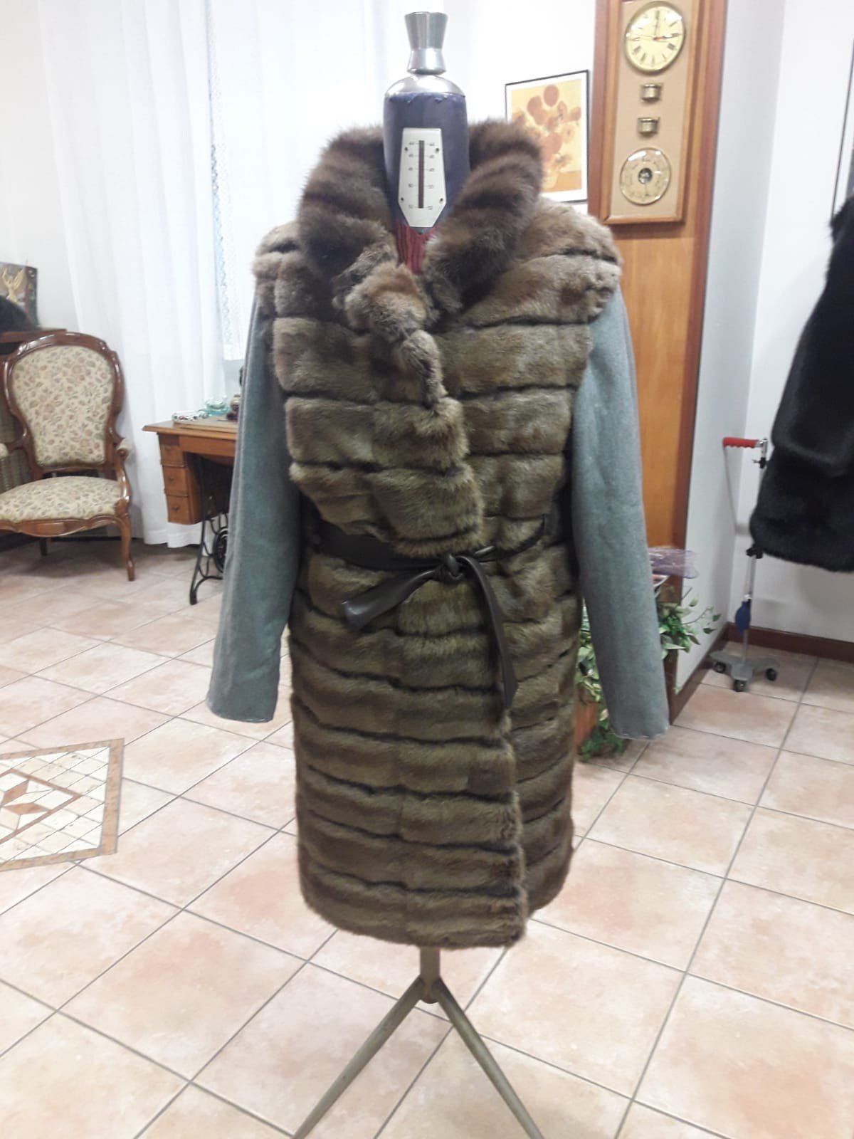 Petit greis con maniche staccabili in cashmere