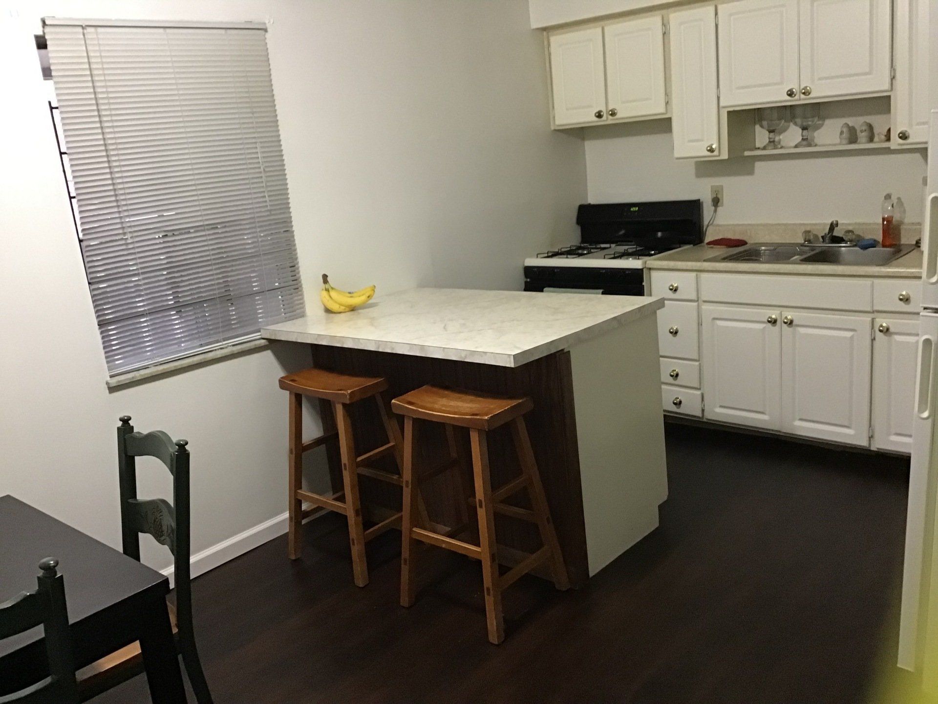1372 Forsythe