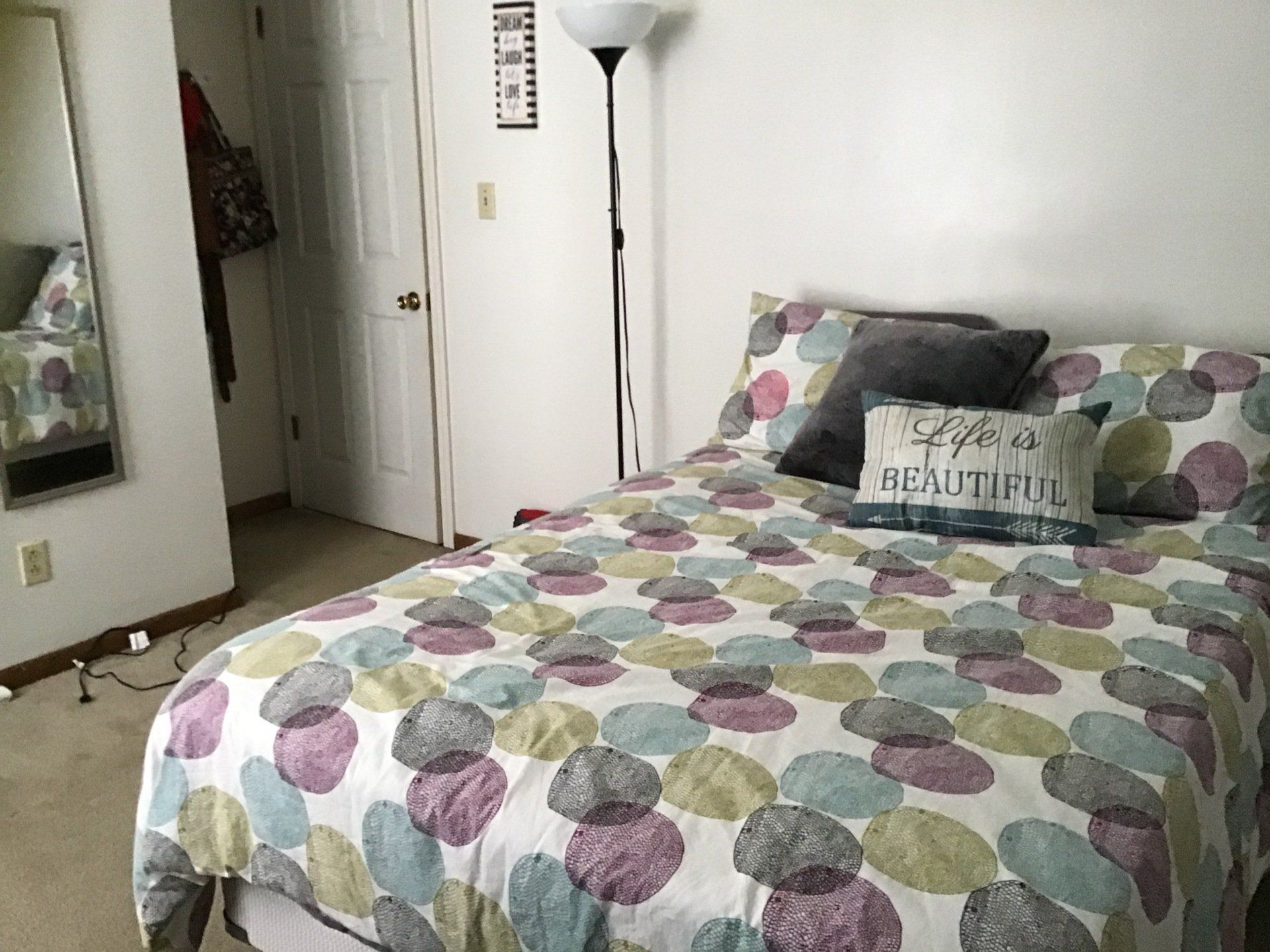 1372 Forsythe