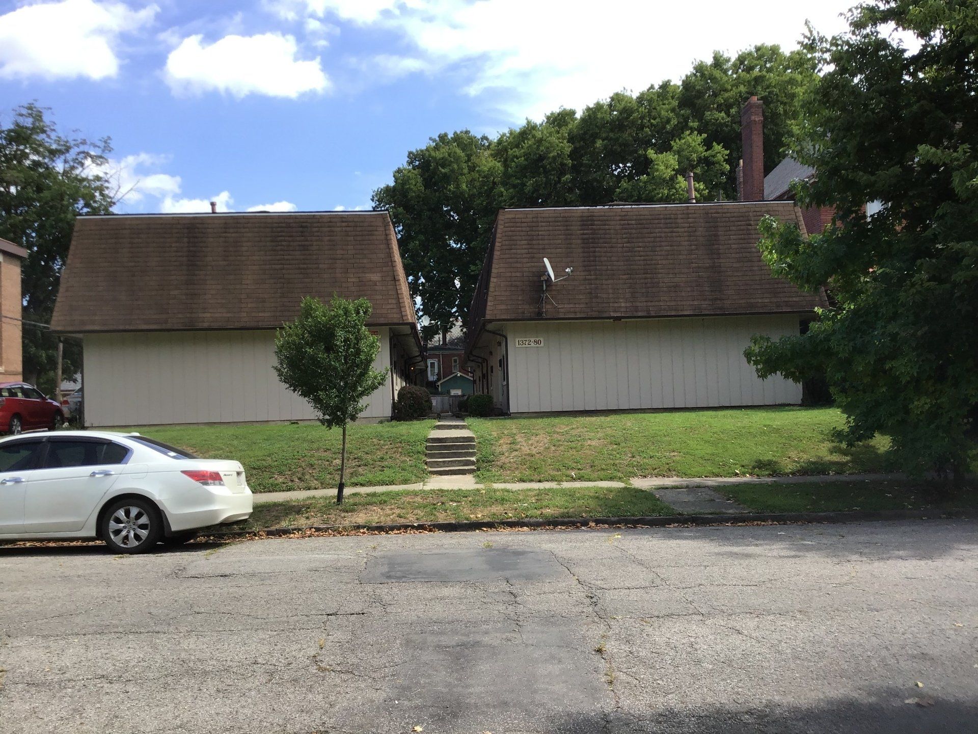 1372 Forsythe