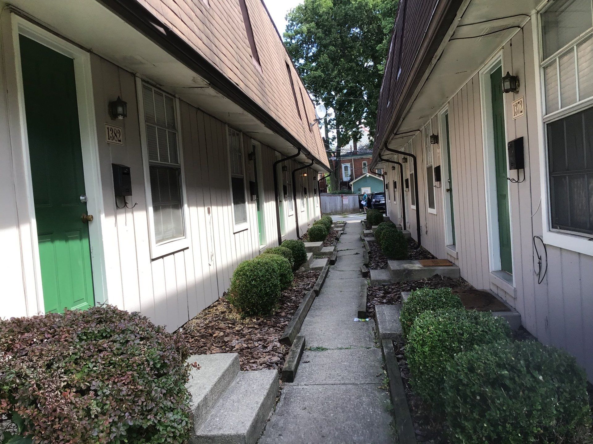 1372 Forsythe