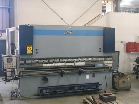 Steel sheet bender