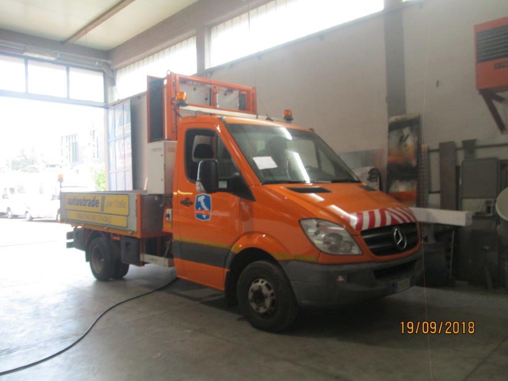 verniciatura furgone arancione