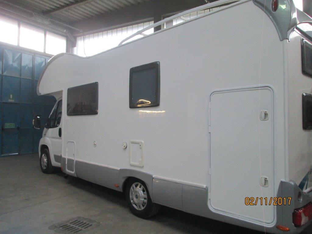 riparazione parete camper