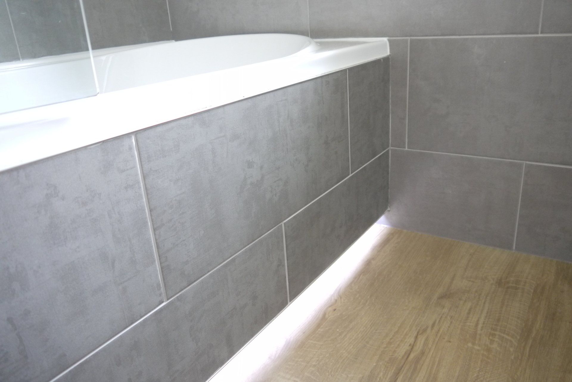 cascata bath panel led light
