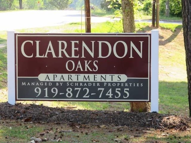 Clarendon Oaks Apartments Property Sign