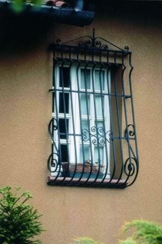 finestra con inferriata