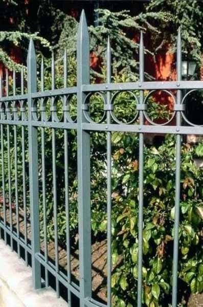 Recinzione di un giardino di ferro battuto