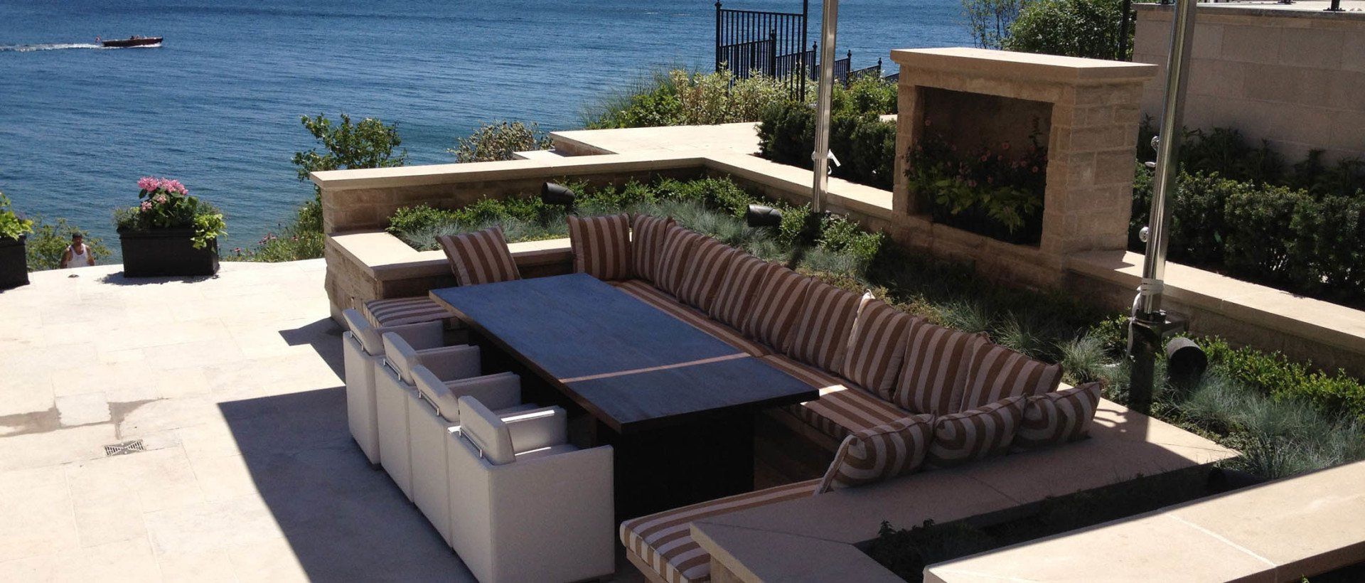 FINE HOMES, RENOVATIONS & CUSTOM CARPENTRY