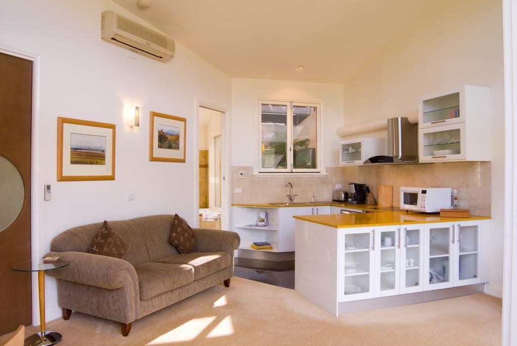 modern appliances Melbs suite