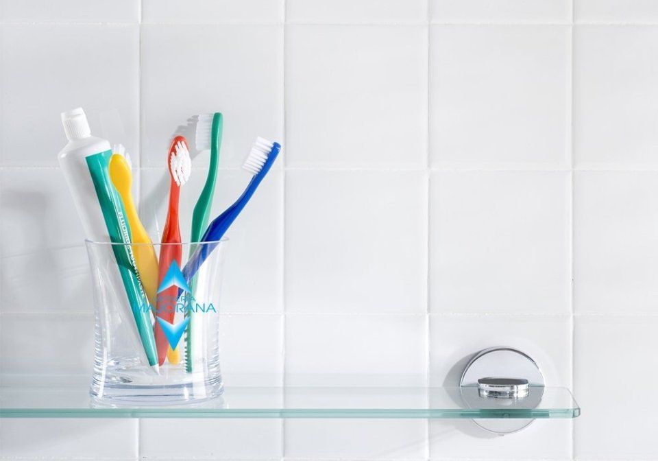 mensola in vetro per bagno