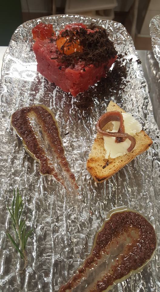 Crostino con acciughe e burro