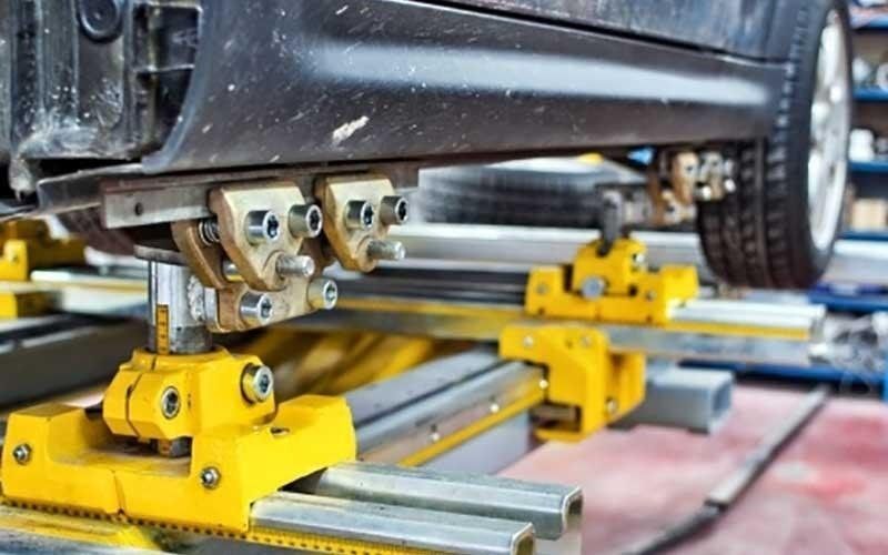 macchinari di riparazione auto