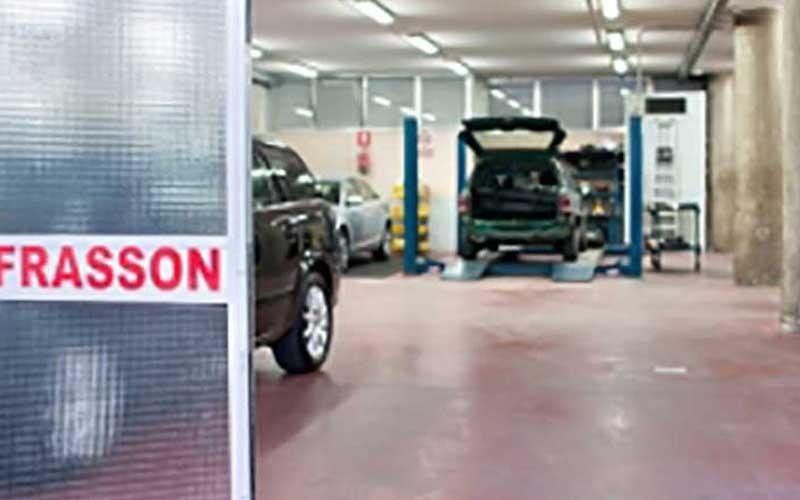 auto in riparazione