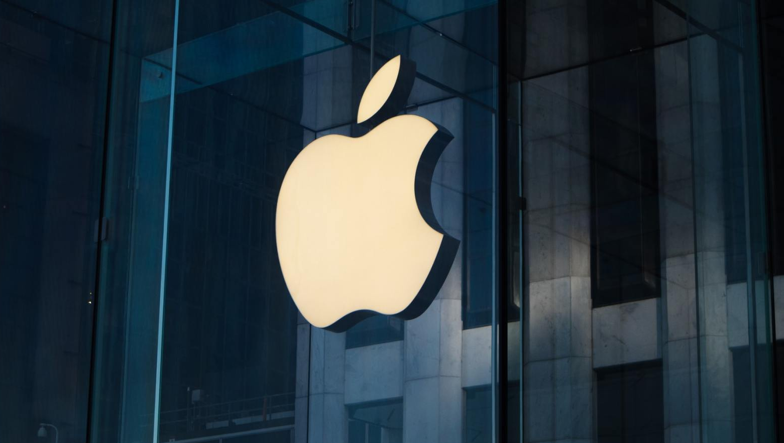 Simplicity in Apple Logo