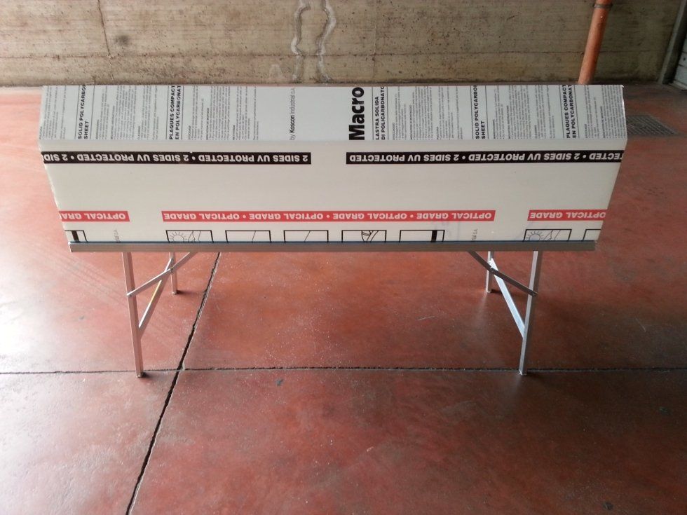 struttura di tavolo per esterni