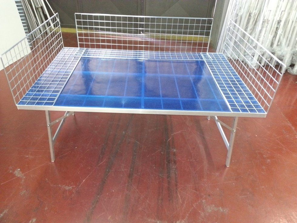 tavolo per esposizione di merce