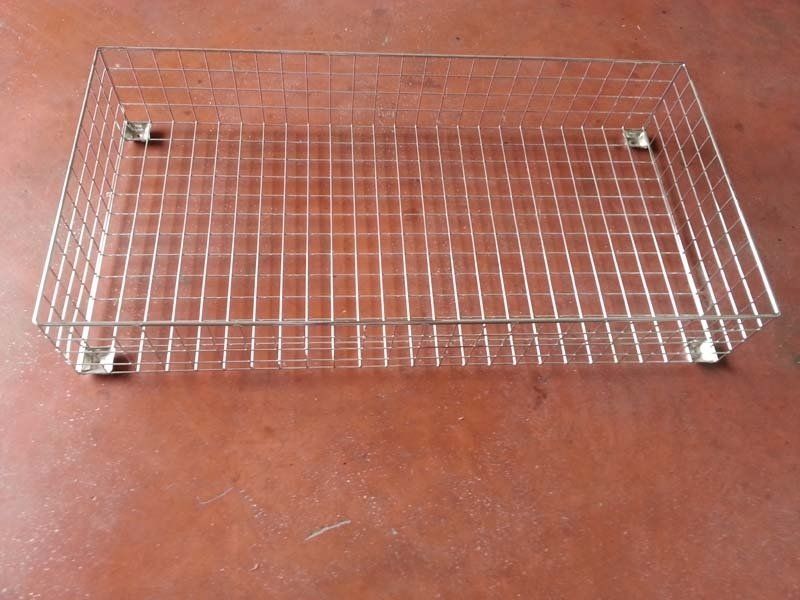 cesta in metallo per esterni