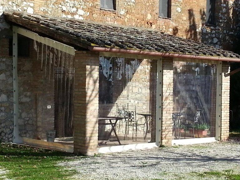 vecchia tettoia di cascina