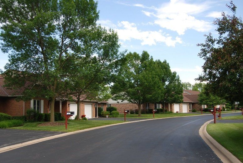 Street view of the independent living community at Tabor Hills Healthcare in Napierville, IL.