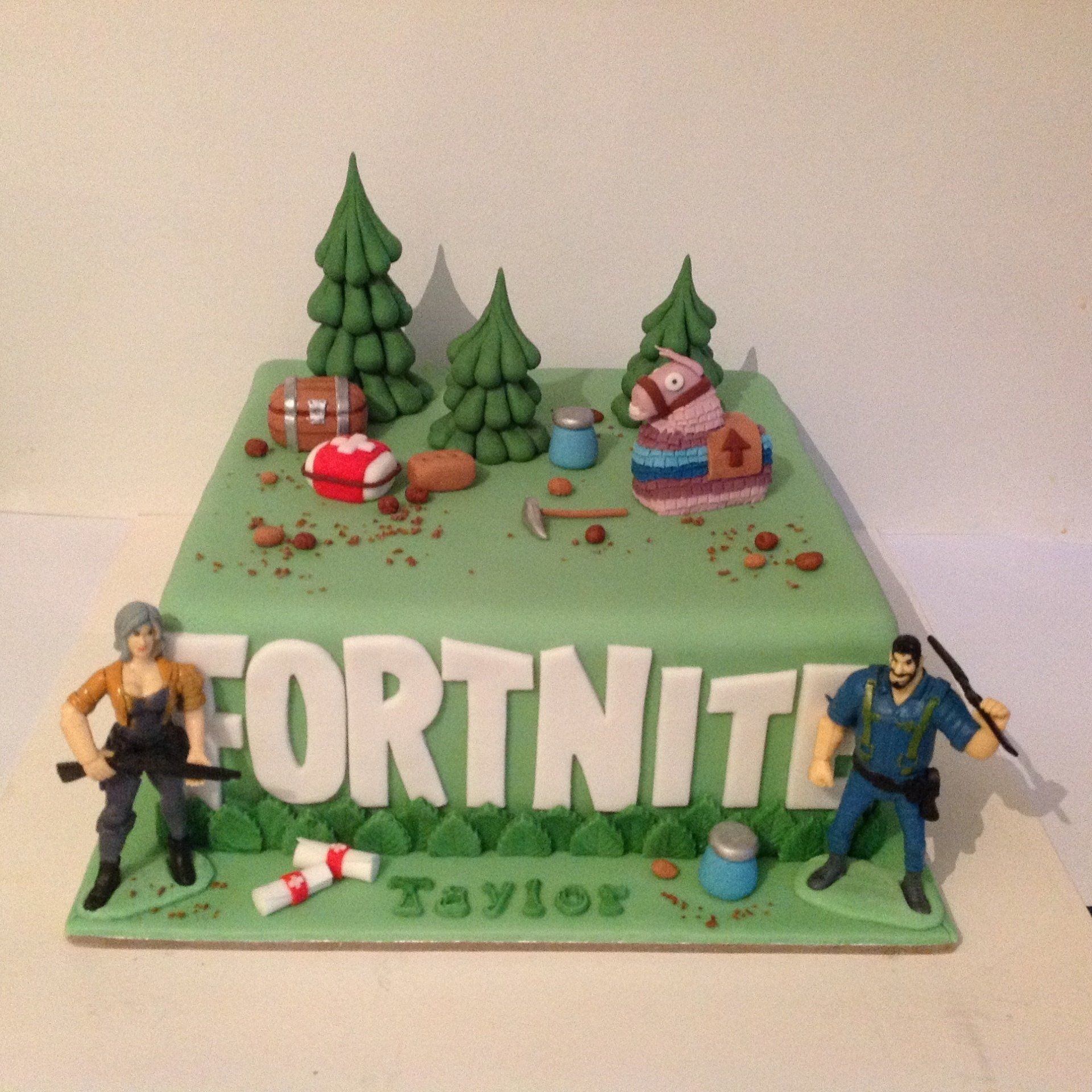 Video game fondant birthday cake created by A Cherry On Top, Isle of Wight.