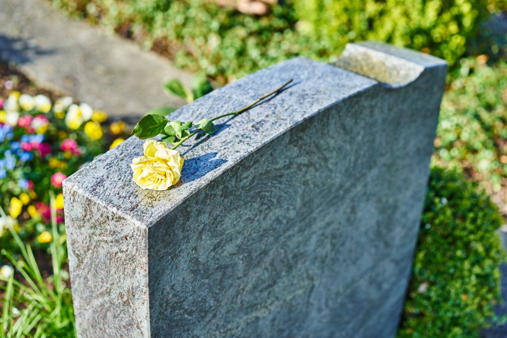 lapidi e lavori cimiteriali