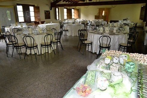 Vista del ristorante pronto per una cena