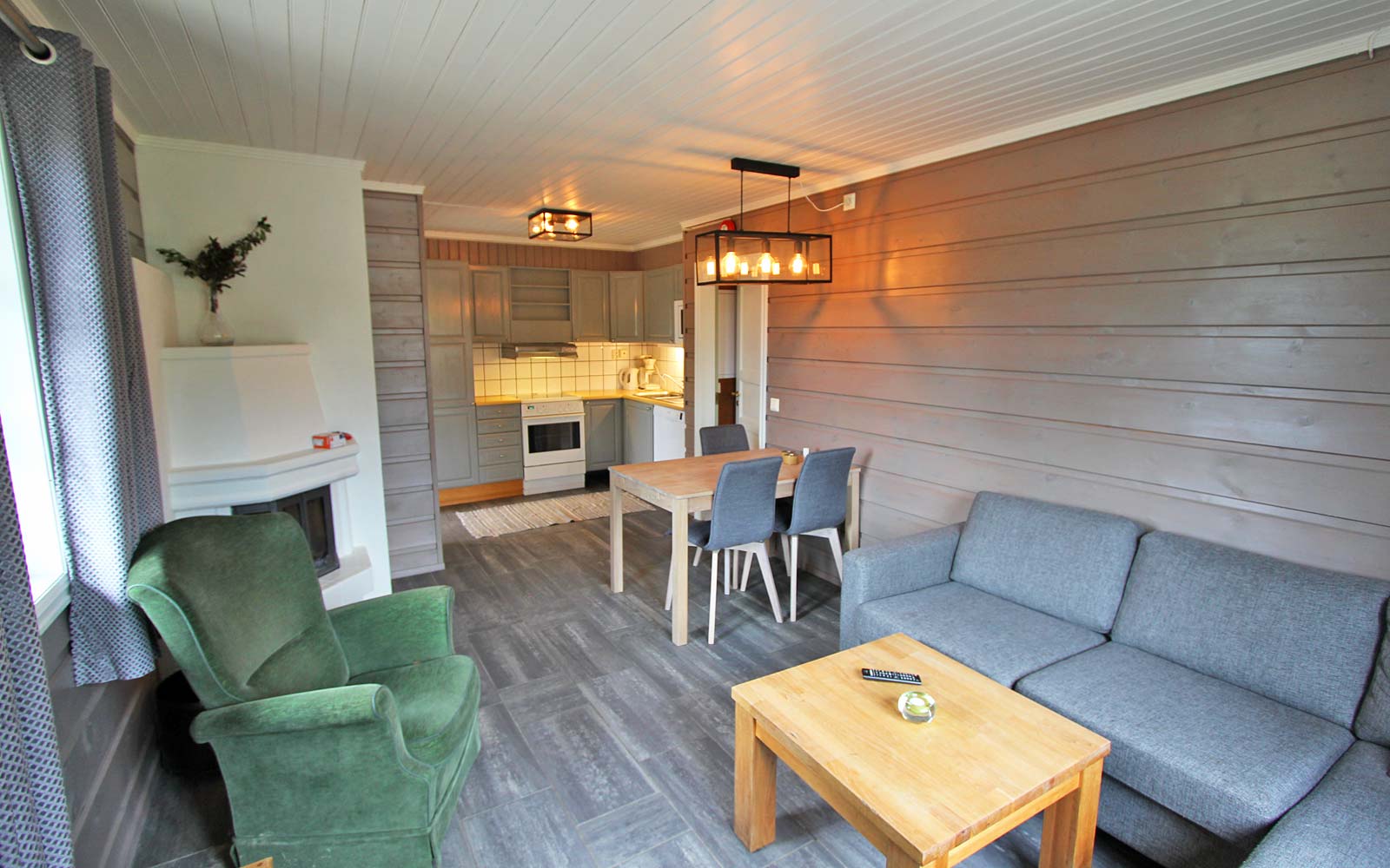 Stue og kjøkken 2 i leilighet Stallen - Sjumilskogen booking Trysil