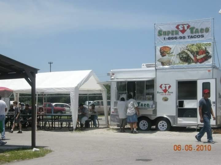 Taco food truck 