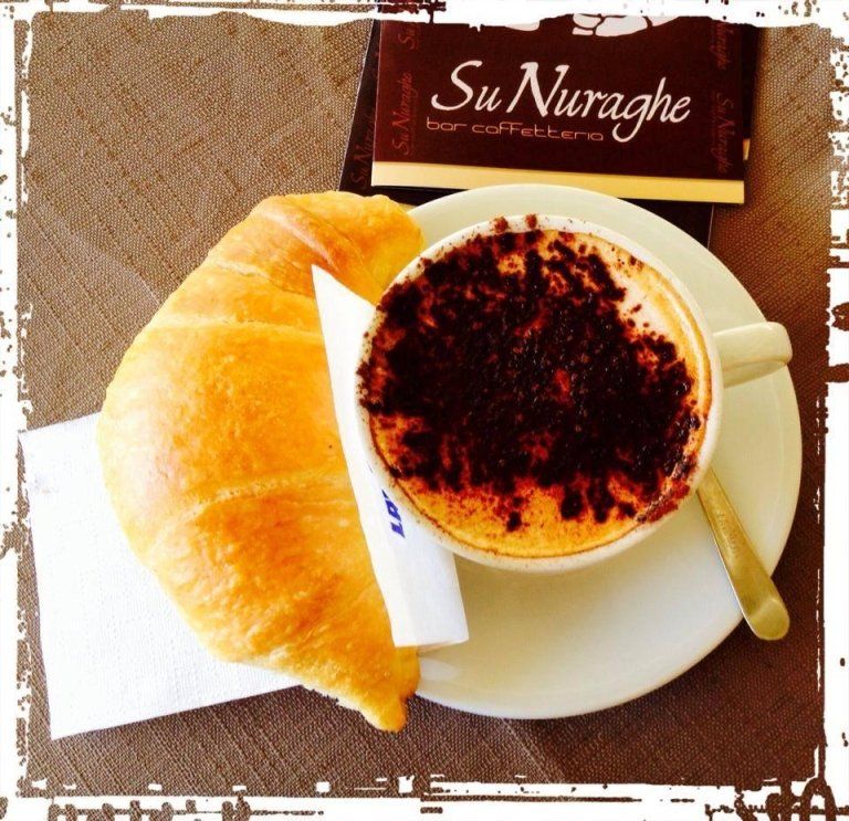 Colazione bar su Nuraghe Pula
