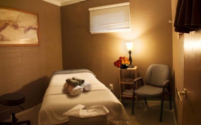 Massage Room cromwell-chiropractor-massage-rooms-farmington