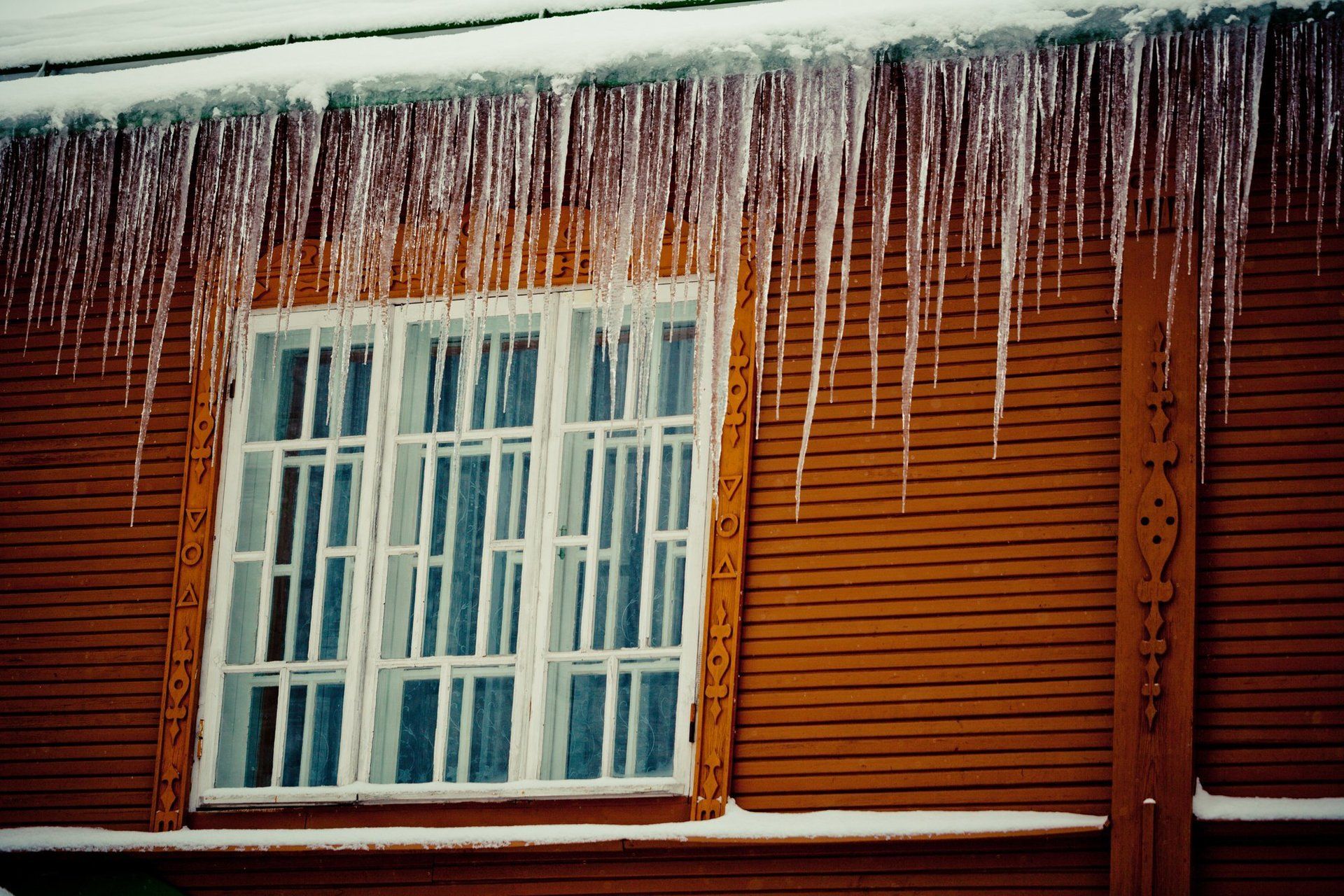 Snow & Ice Dam Removal in Milford, NH | Eaton Exteriors Roofing and Construction