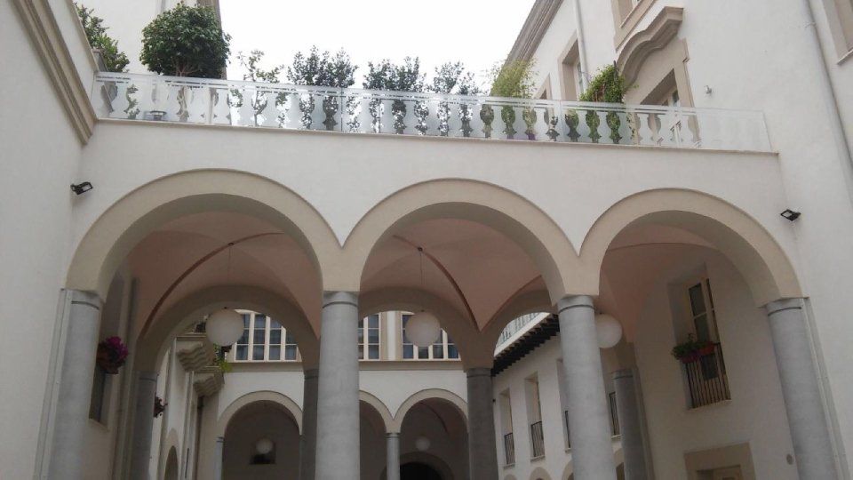 Parapetto in vetro decorato