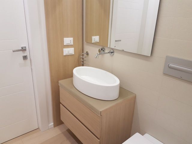 vetro laccato per bagno