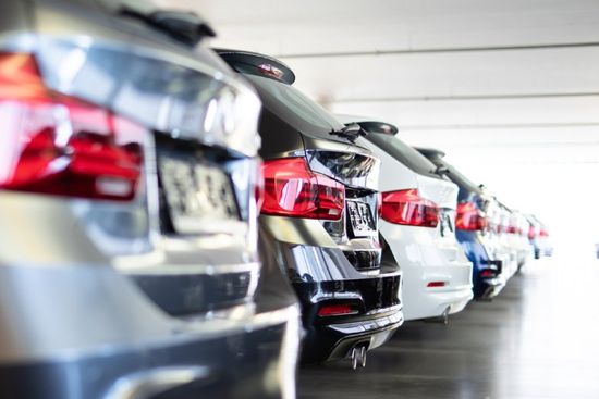 Automobili