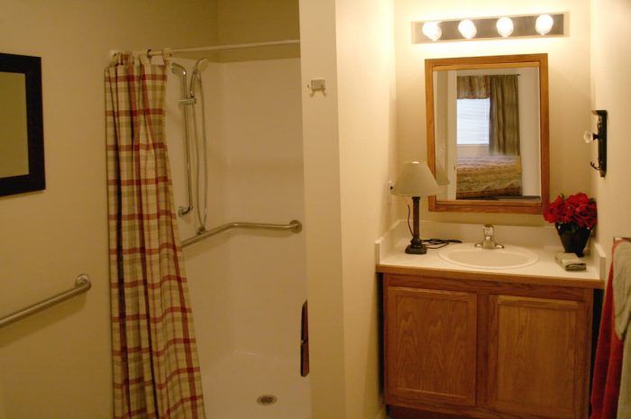 Kla-Ha-Ya Village Apartment Homes - Bathroom